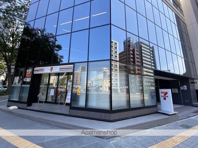 コンビニ　セブンイレブン（コンビニ）まで1m