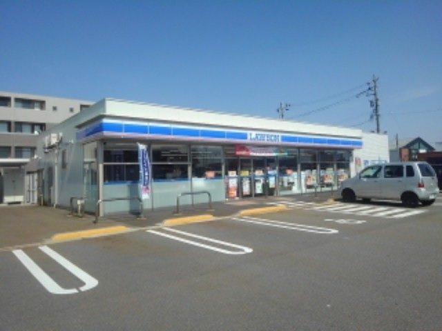 コンビニ　ローソン 高岡熊野町店（コンビニ）まで675m