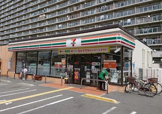 コンビニ　セブンイレブン 大阪三国本町3丁目店（コンビニ）まで140m