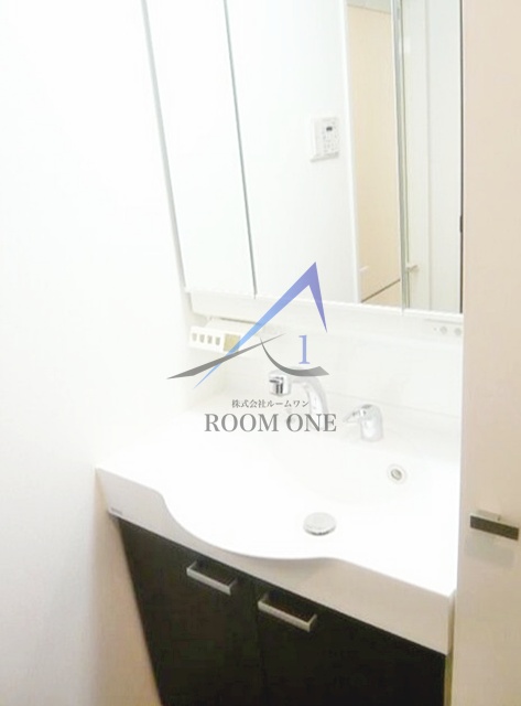 洗面設備　独立洗面台です。