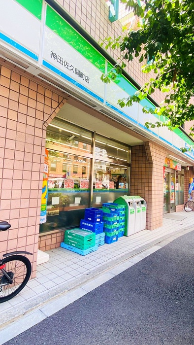 コンビニ　ファミリーマート（コンビニ）まで19m