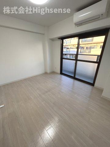 居室・リビング　明るい洋室です