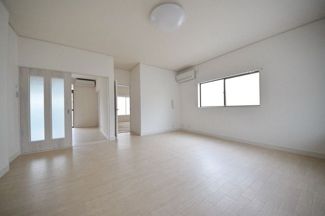 その他部屋・スペース　広々リビング