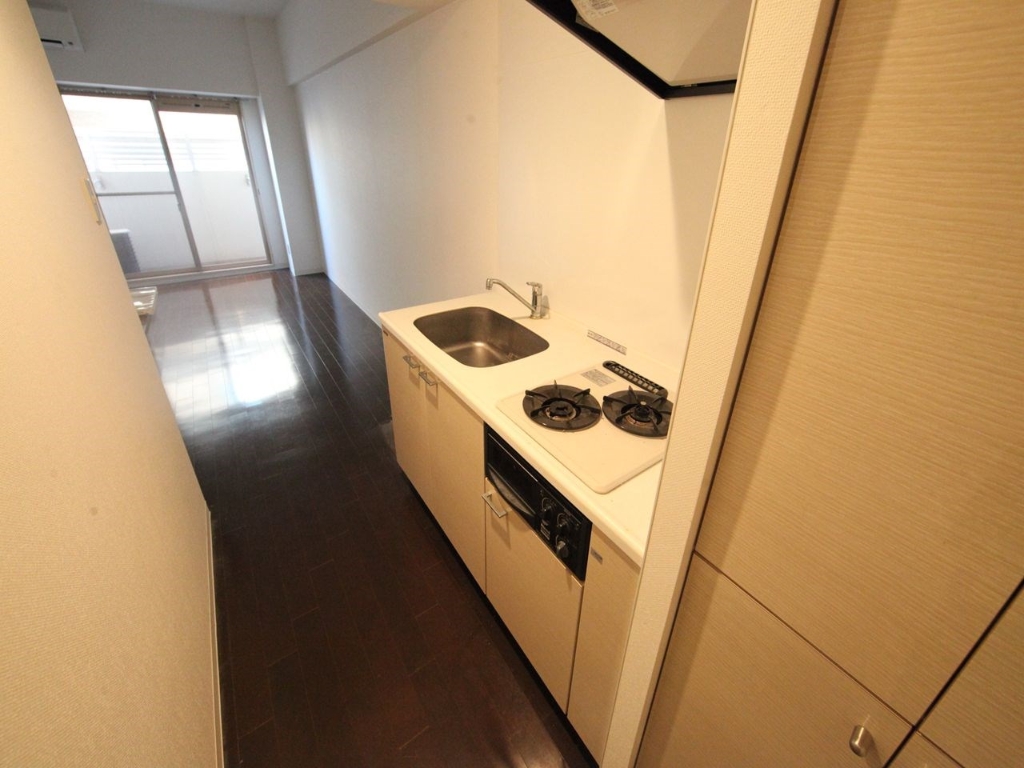 キッチン　システムキッチン（ガス2口コンログリル付）