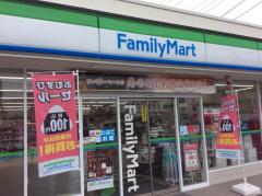 コンビニ　ファミリーマート 小菅四丁目店（コンビニ）まで450m