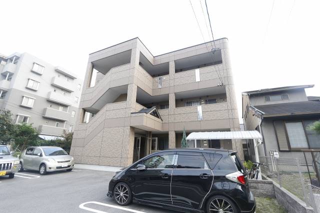 建物外観　どっしりとした外観。