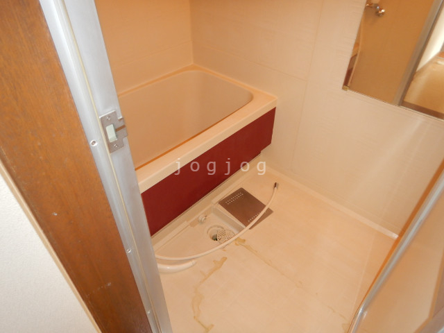 バス・シャワールーム　こちらは浴室の写真です。