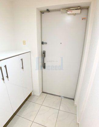 玄関　広々とした玄関部分