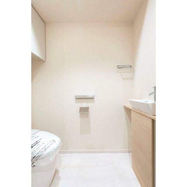 トイレ　※写真は同タイプ住戸です。