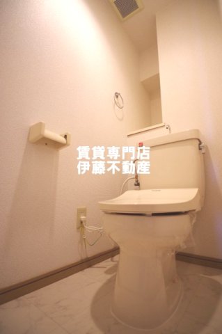トイレ　温水洗浄暖房便座