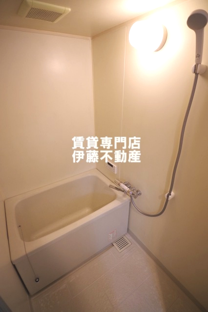 バス・シャワールーム　追い焚き機能付給湯設備