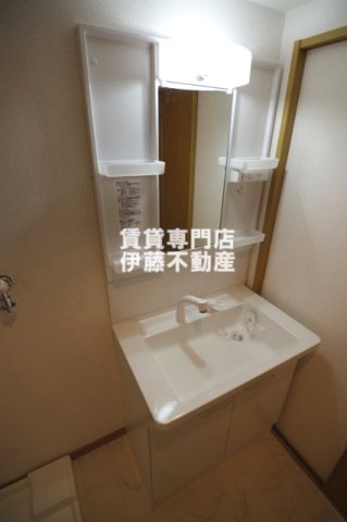 洗面設備　独立洗髪洗面化粧台