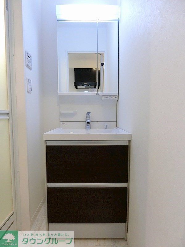 洗面設備　朝の身支度に嬉しい独立洗面台あり！