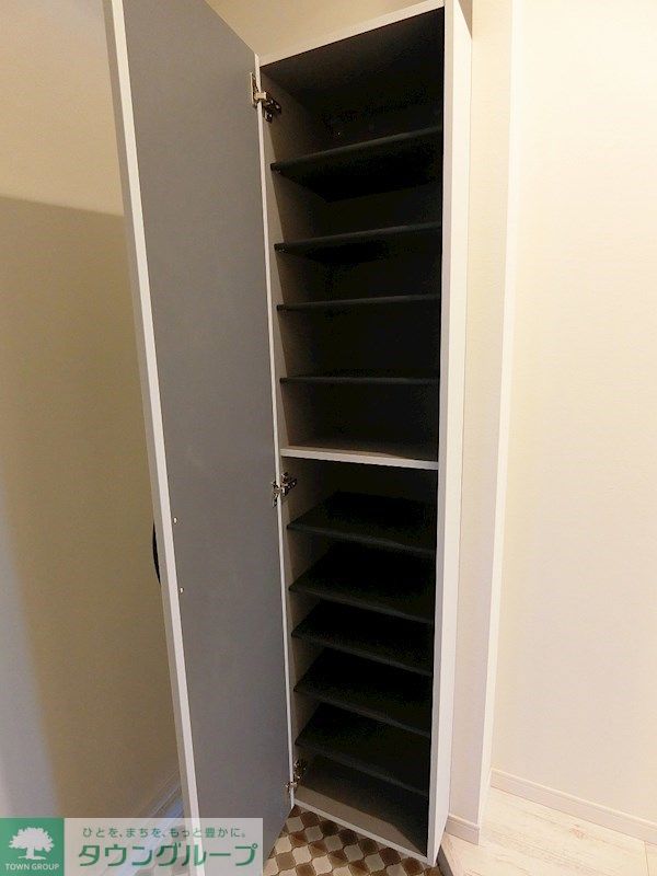 玄関　シューズボックスは高さの調節可能です！