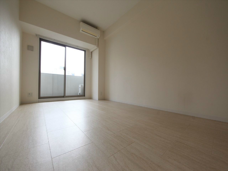 バルコニー　洋室8.0帖　バルコニーに面しています