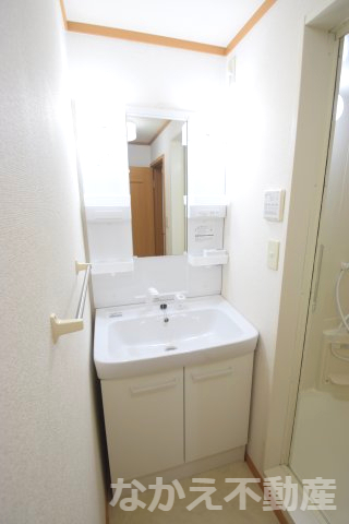 洗面設備　使いやすい洗面所です