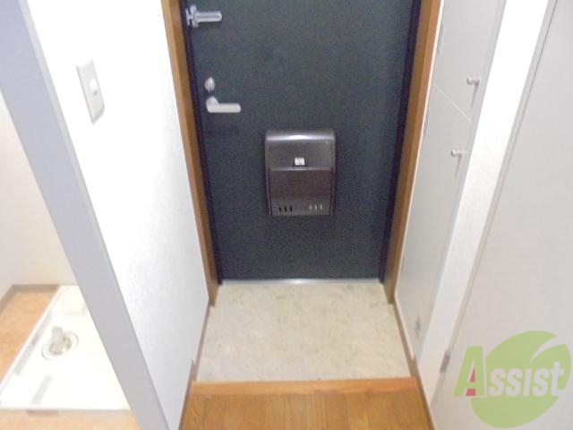 玄関　こちらからお出かけくださいね