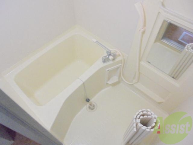 バス・シャワールーム　こちらのお風呂で一日の疲れを癒してくださいね