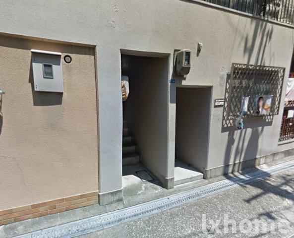 エントランス　清潔なエントランスです