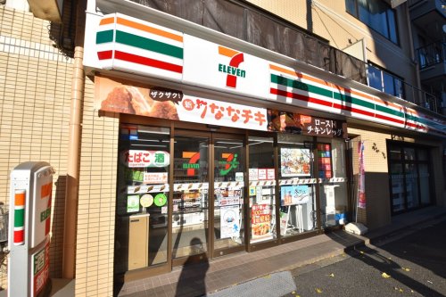 コンビニ　セブンイレブン 日本橋人形町2丁目店（コンビニ）まで656m