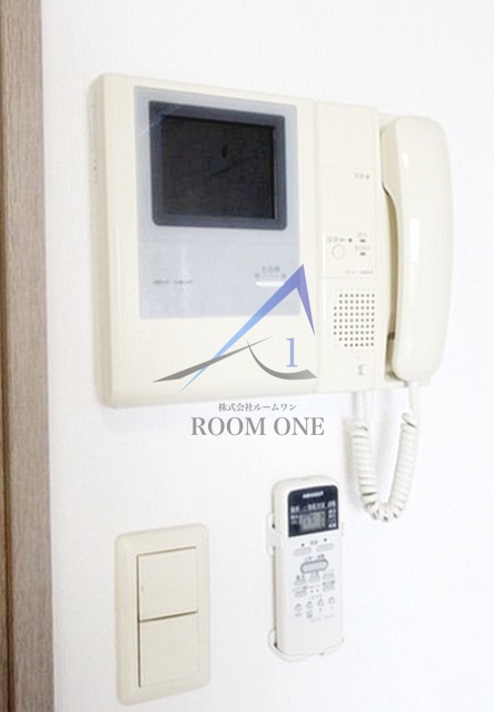 セキュリティ　モニター付きインターホンです。