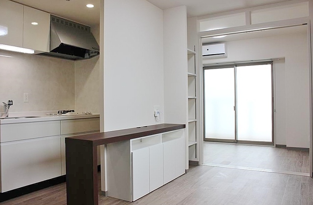 居室・リビング　カウンタータイプの綺麗なお部屋