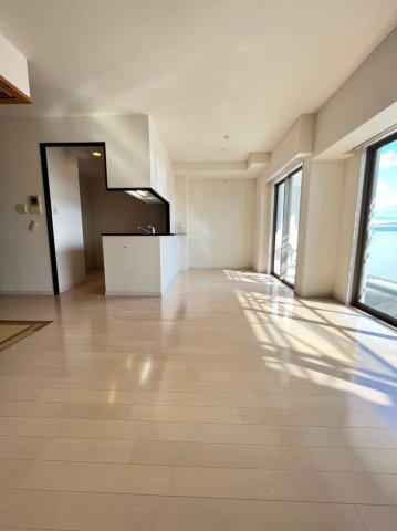 居室・リビング　別号室画像。ご参考下さい