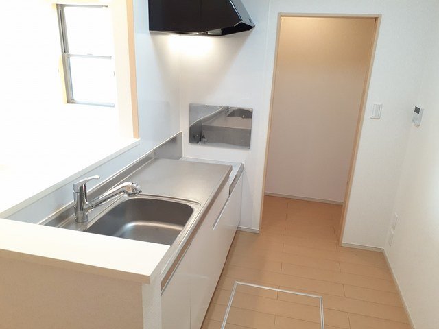 キッチン　コンパクトなキッチンで掃除もラクラク