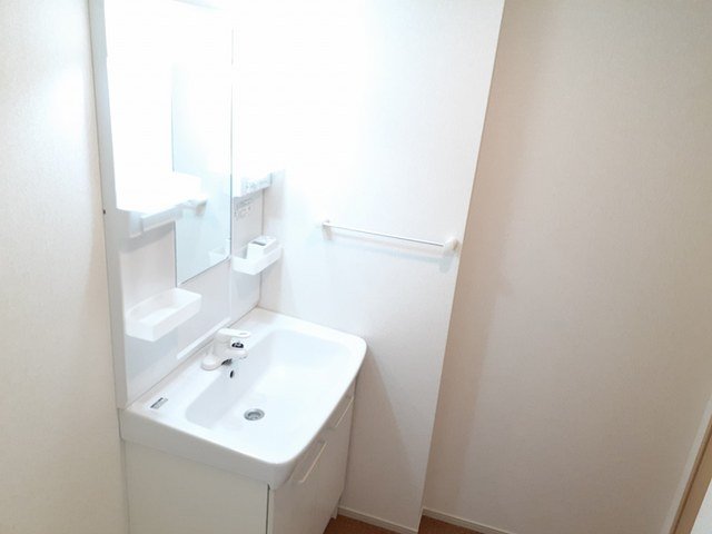 洗面設備　使いやすい洗面所です