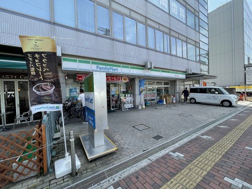 コンビニ　ファミリーマート 大阪商大西店（コンビニ）まで254m