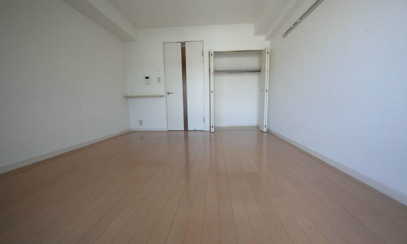 居室・リビング　洋室6.8帖　クローゼット付（収納充実してます）