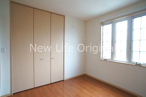 その他部屋・スペース　5.8帖洋室☆収納スペースが2か所あります☆