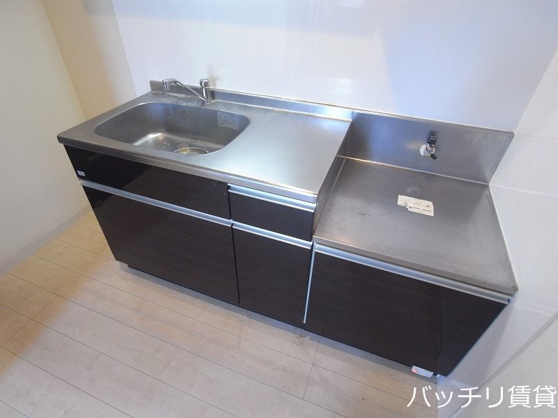 キッチン　同型タイプの為、現状を優先致します。