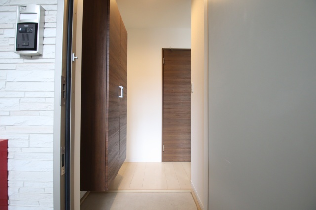 玄関　※別室の参考写真の為、現況優先です。