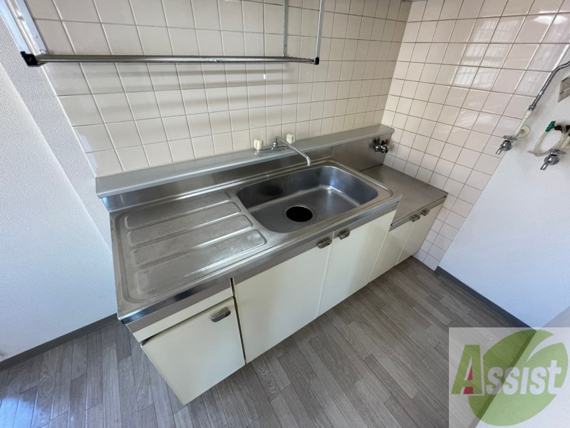 キッチン　ガスキッチンです。洗い場も広くて使いやすそうです♪