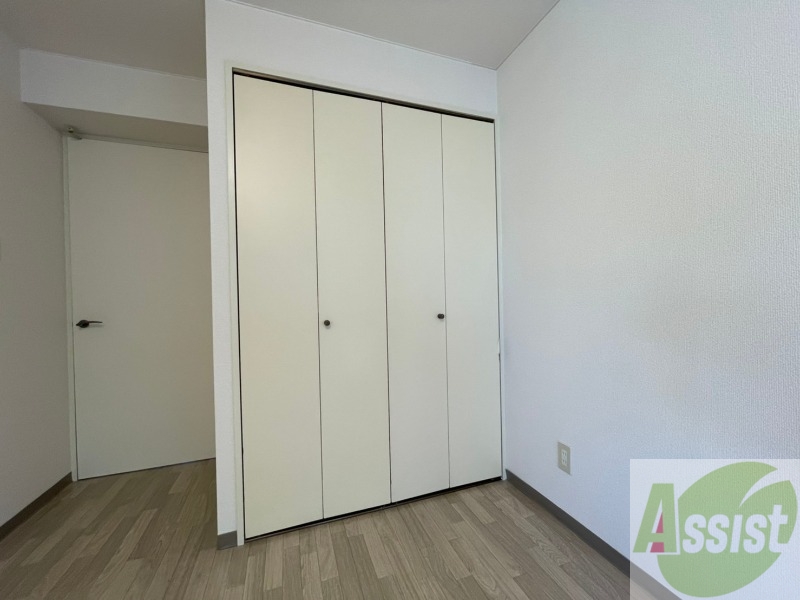 収納　寝室にある収納です。服でも家電でもすっきり収納。