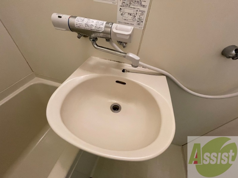 洗面設備　洗面台です。お湯の調整などもしやすそうです。