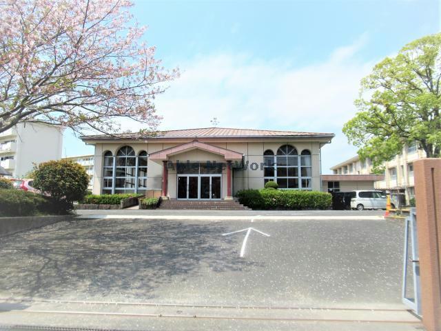 中学校　諫早市立真城中学校（中学校）まで842m