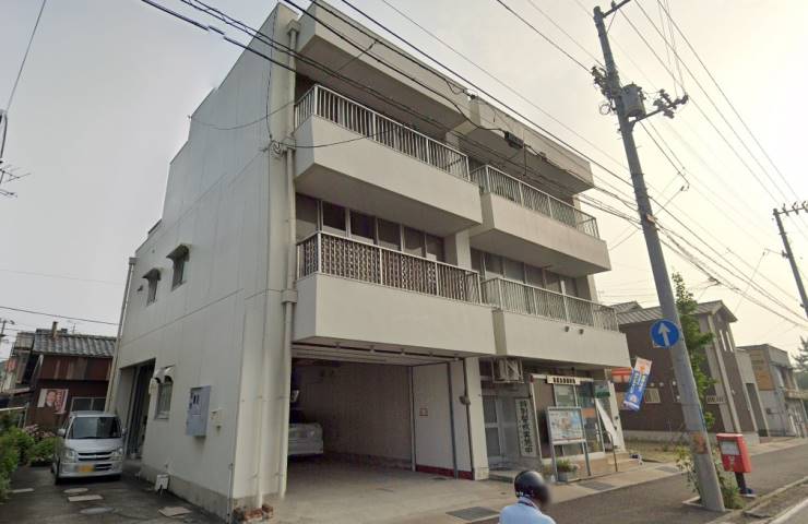 郵便局　郷郵便局（郵便局）まで900m