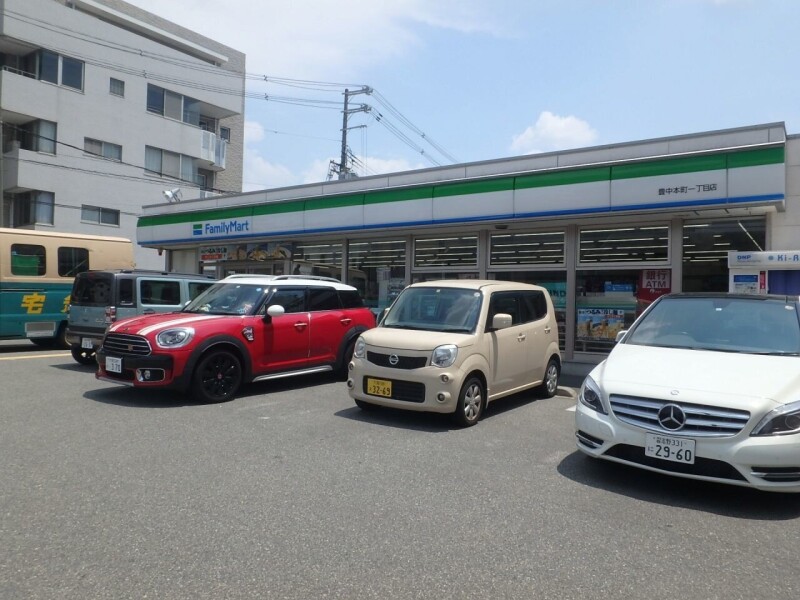 コンビニ　ファミリーマート（コンビニ）まで429m