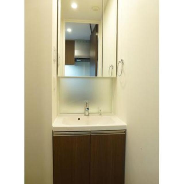 洗面設備　※写真は同タイプ住戸です。