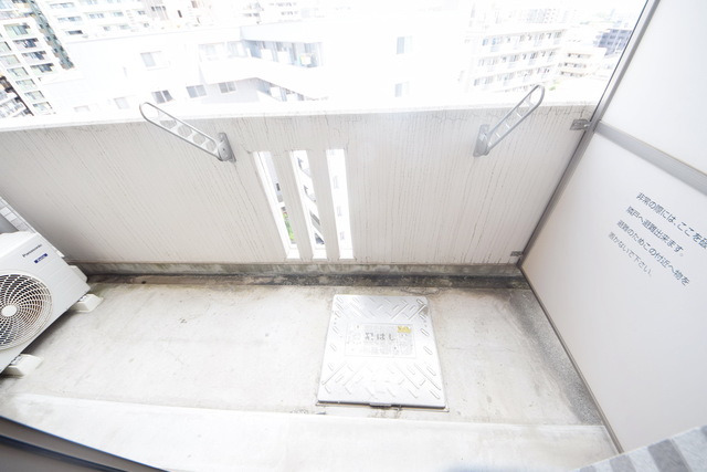 バルコニー　～今日は朝からお洗濯～