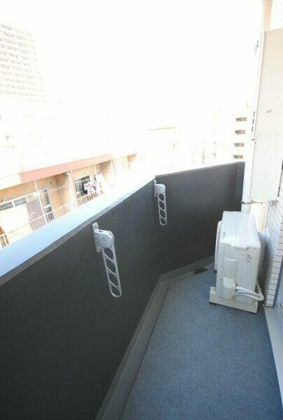 バルコニー　プレミアムキューブ関内