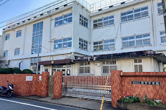 中学校　安方中学校（中学校）まで283m