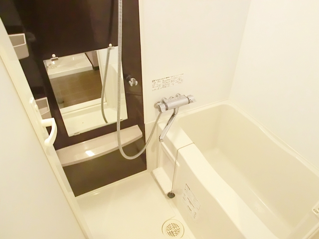 バス・シャワールーム　バストイレ別です