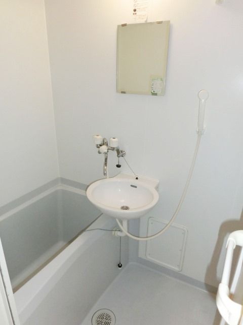 バス・シャワールーム　キレイなバスルーム。