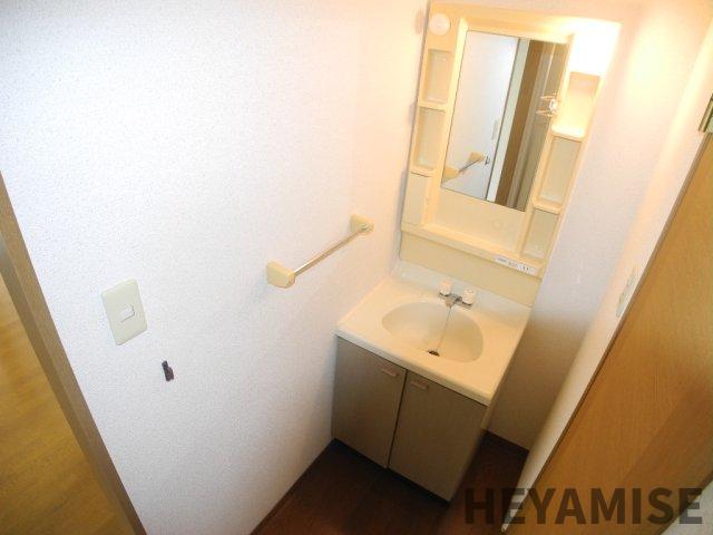 洗面設備　同物件別号室の写真となります。