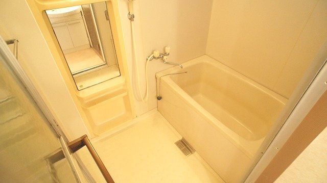 バス・シャワールーム　別号室・参考写真（実際のお部屋とは異なります）