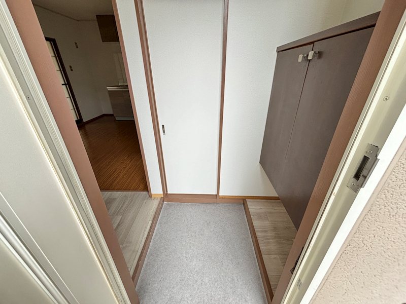 玄関　別号室・参考写真（実際のお部屋とは異なります）