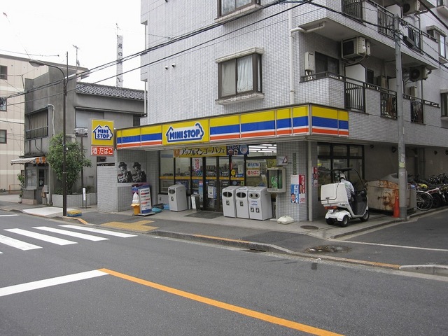 コンビニ　ミニストップ　新大塚店（コンビニ）まで137m